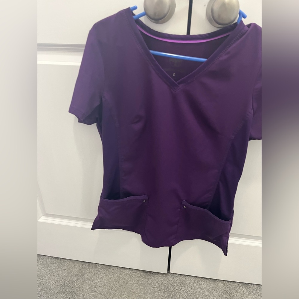 Healing hands jogger scrub set